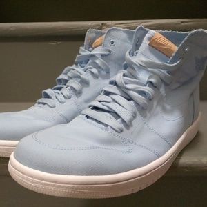 Air Jordan 1 Retro High Decon Icy Blue size 9.5